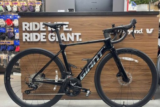 Xe đạp đua Giant Propel Adv 2 Bản 2025 Màu đen