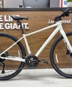 Giỏ hàng 3 Xe đạp đường Phố Giant Escape 1 Plus Bản 2026 Màu Trắng