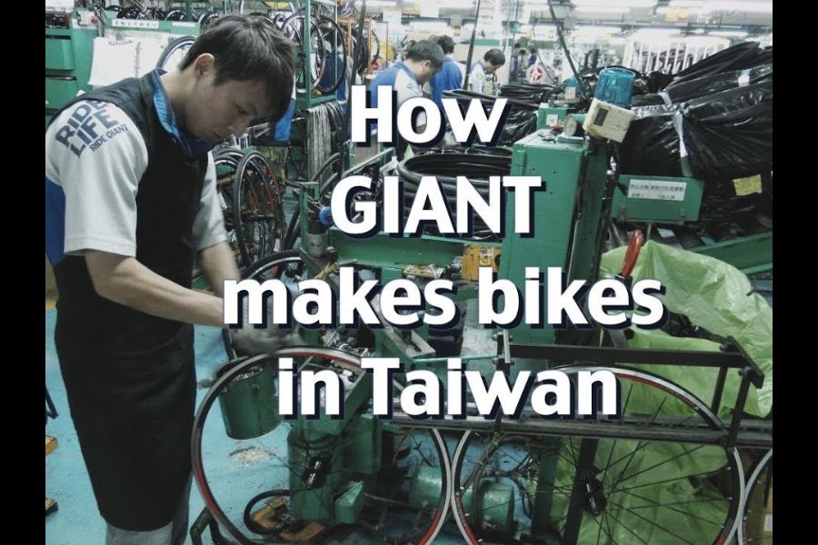 Thương hiệu Momentum là của nước nào? Chất lượng có tốt không? 7 Công Nhân Làm Việc Nhà Máy Giant