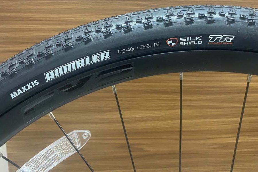 Xe đạp Gravel Giant Revolt 0 bản 2026 36 Lốp Xe đạp Gravel Giant Revolt 0 Bản 2026