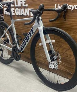 Xe đạp đua Giant Propel Adv2+ Bản 2026 ảnh Chụp Trước